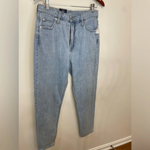 NWT GAP|| Mom Jean High Rise,Size 29 - Picture 3 of 10